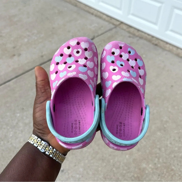 Crocs Toddler Girls Classic Easy Icon Heart Clogs from Finish Line - Picture 4 of 8